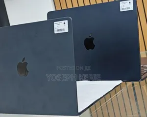 New Laptop Apple MacBook Air 2025 M4 13-Inch 16GB Apple M4 SSD 256GB