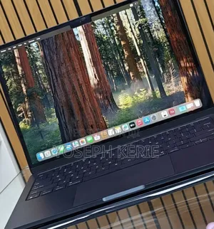 Photo - New Laptop Apple MacBook Air 2025 M4 13-Inch 16GB Apple M4 SSD 256GB