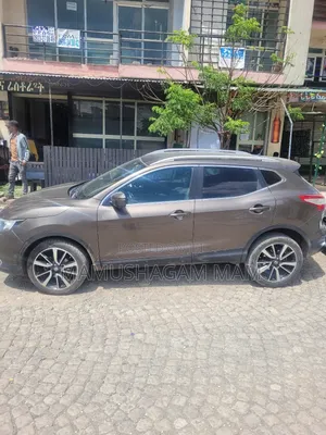Nissan Qashqai 2016 Brown