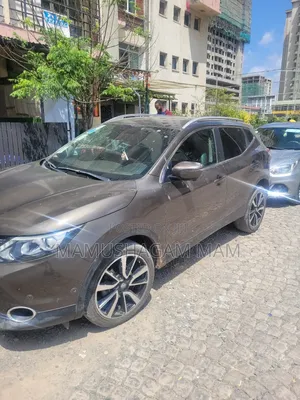 Nissan Qashqai 2016 Brown