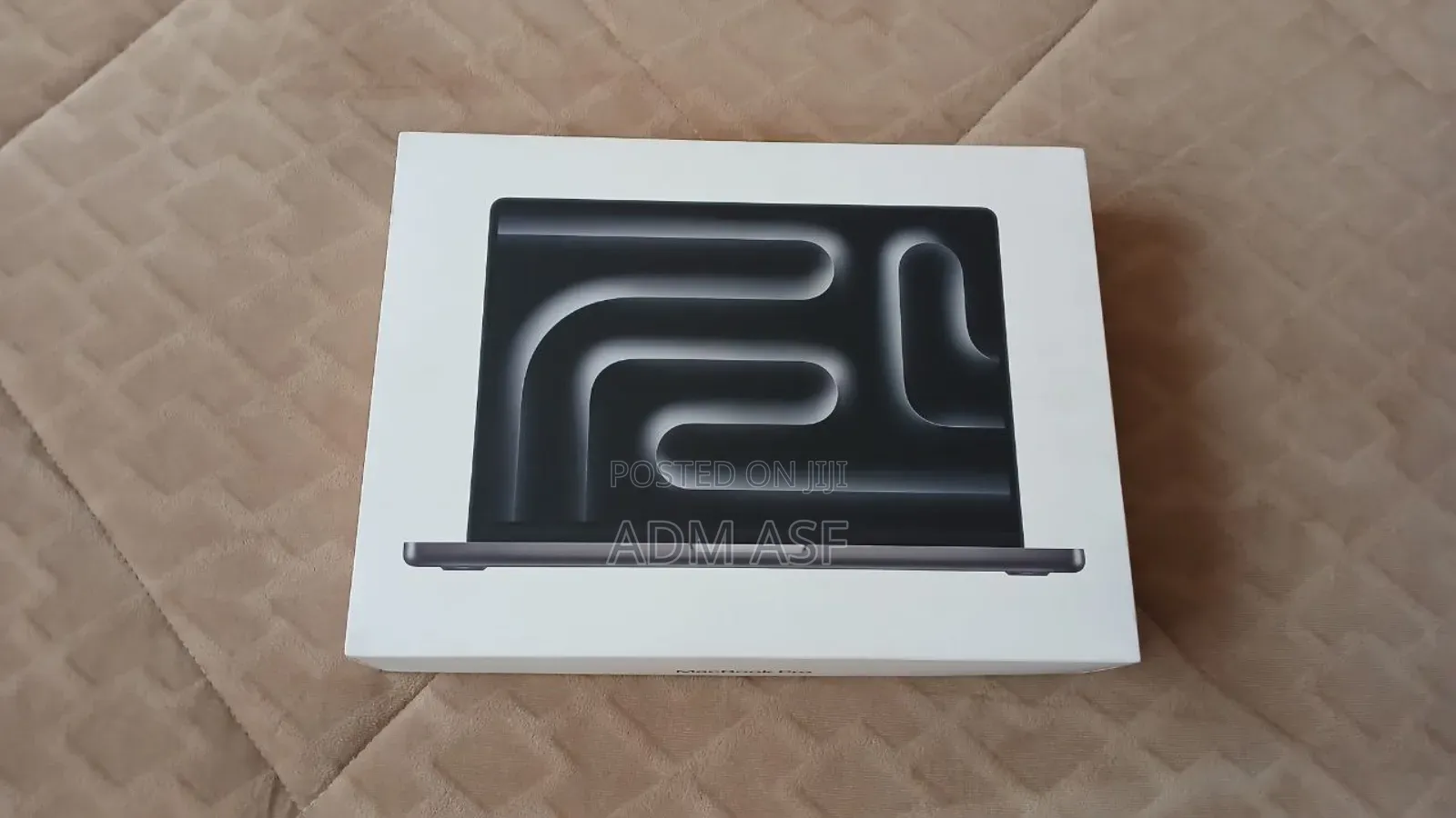 New Laptop Apple MacBook Pro 2024 M4 14-Inch 16GB Apple M4 Pro SSD 1T