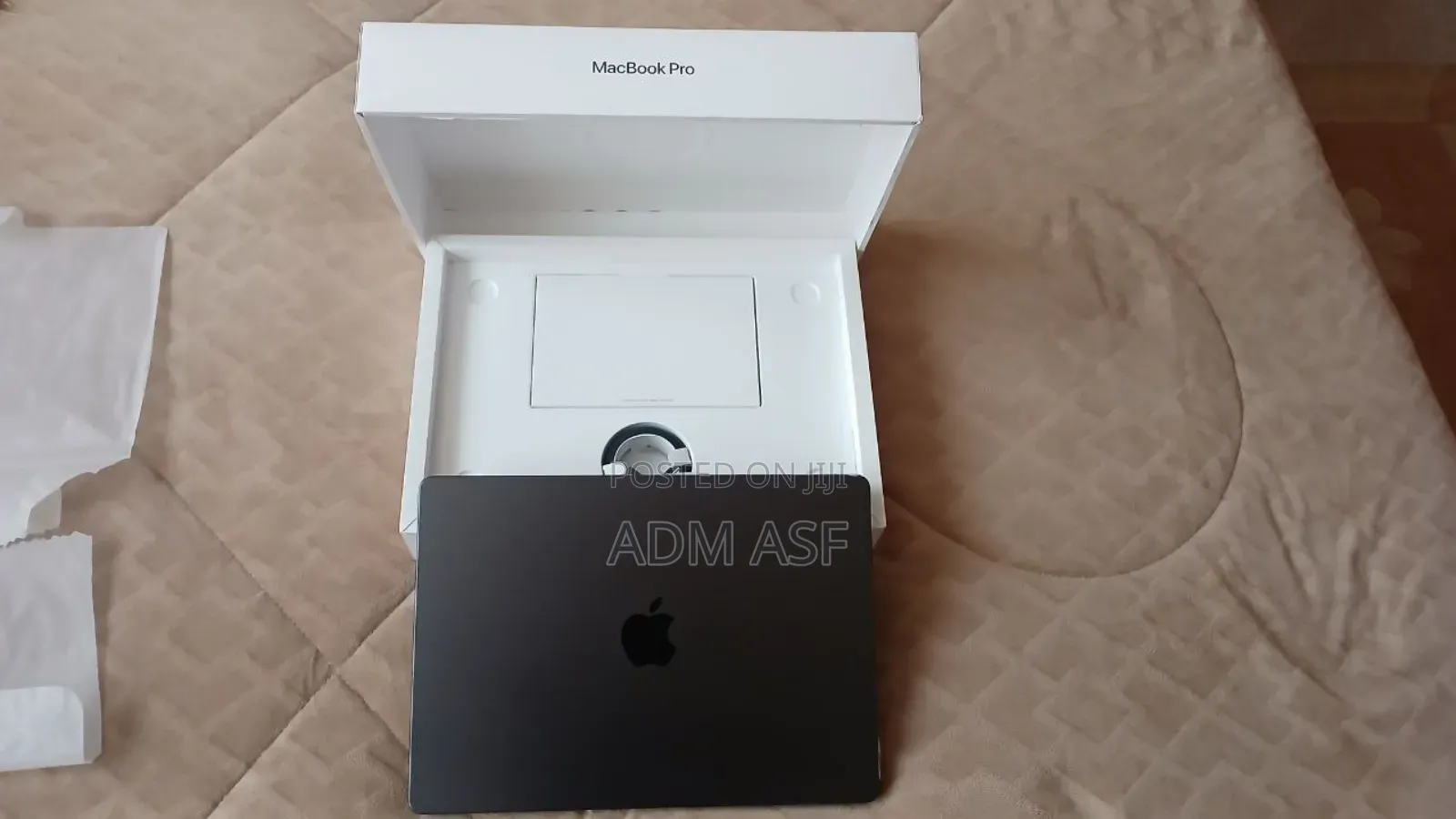 New Laptop Apple MacBook Pro 2024 M4 14-Inch 16GB Apple M4 Pro SSD 1T