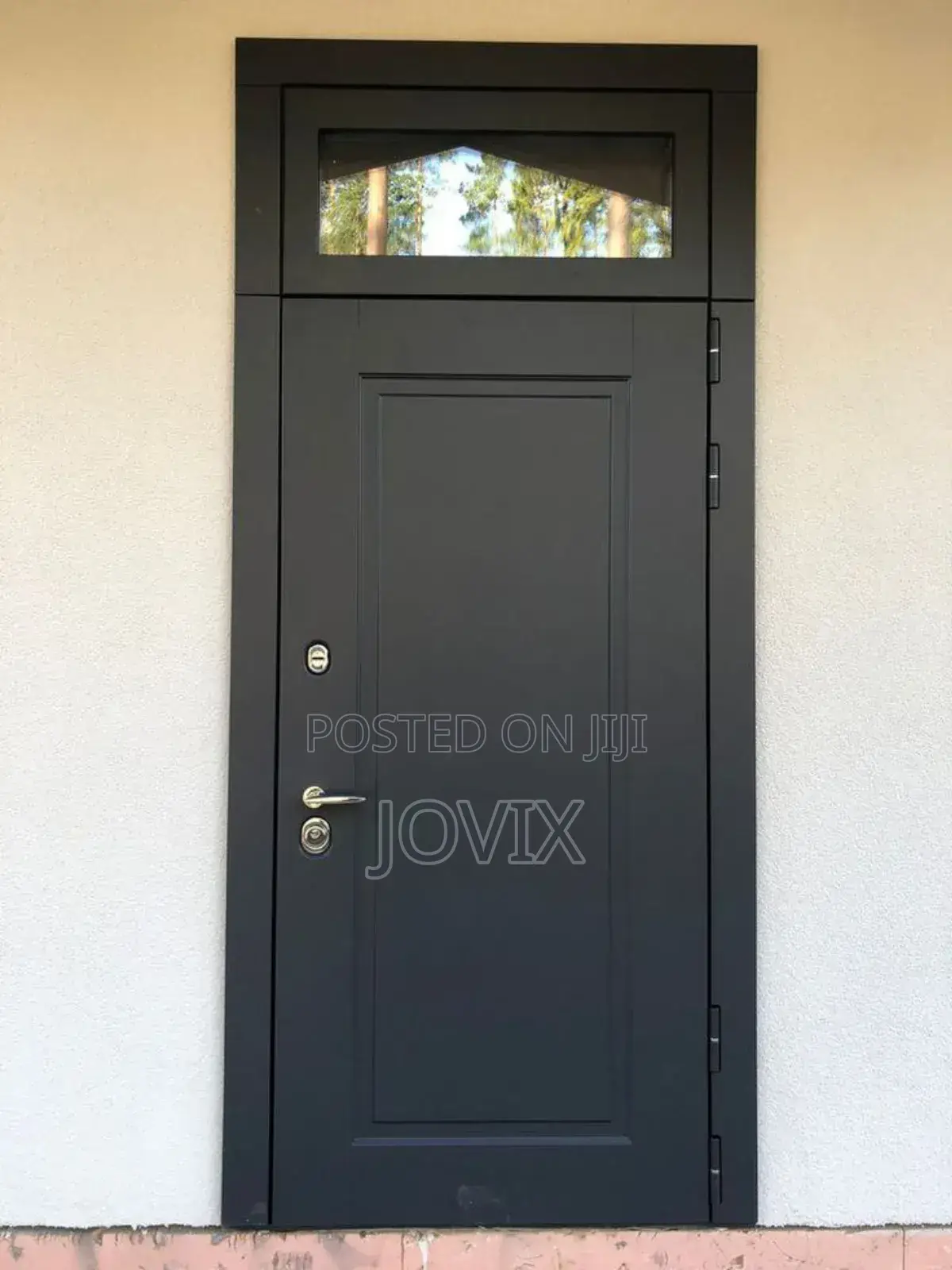 ክራውን ዶር Door