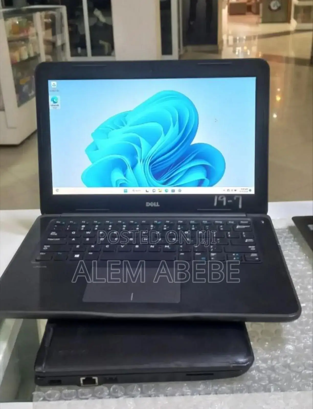 New Laptop Dell Latitude 3390 8GB Intel Core I5 SSD 256GB