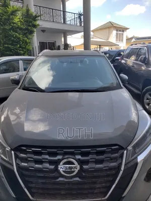 Photo - Nissan Kicks 2022 Gray