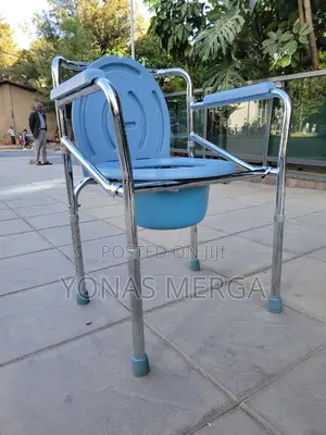 Photo - Toilet Chair争峓commode Chair∆屣it Can Sustain Weight Up to 150kg