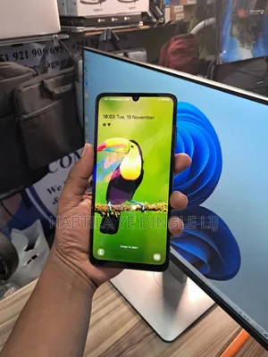 Photo - New Samsung Galaxy A06 64 GB Black