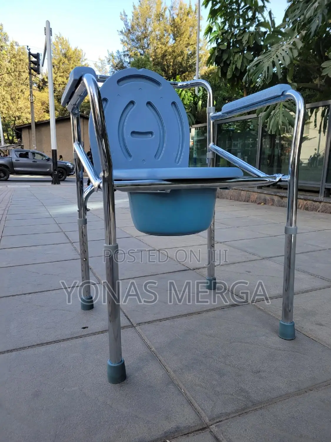 Commode Chair%Toilet Chair鄺爐who Need a Reliable Sturdy Commode Chair