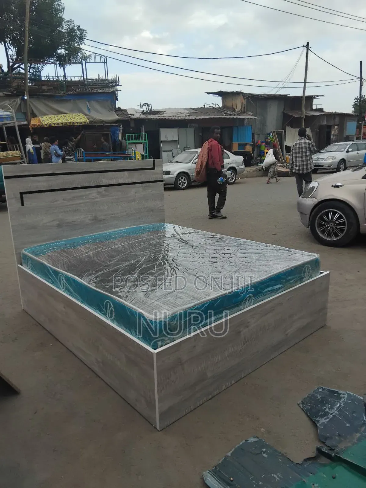 አንድ ሜትር ከሀምሳ አልጋ ከነ ፍራሽ