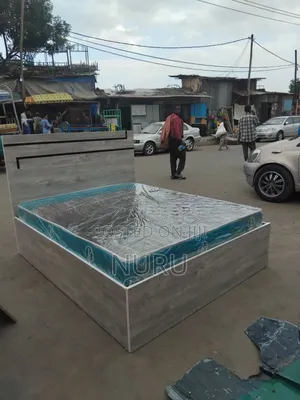 አንድ ሜትር ከሀምሳ አልጋ ከነ ፍራሽ