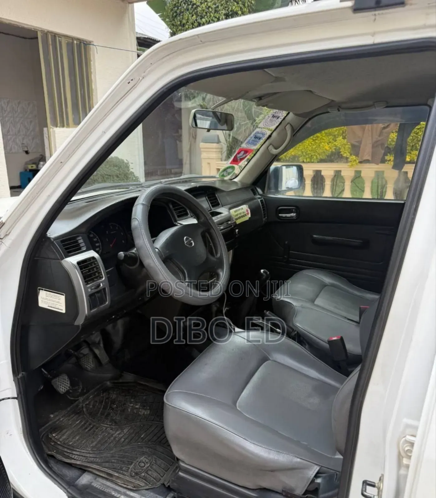 Nissan Patrol 4.5 2011 White