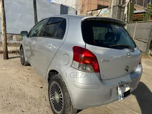 Toyota Yaris 2010 Silver