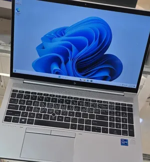 New Laptop HP EliteBook 830 G8 16GB Intel Core I7 SSD 512GB