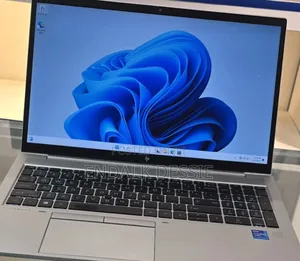 New Laptop HP EliteBook 830 G8 16GB Intel Core I7 SSD 512GB