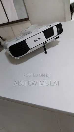 Epson Projector 
Model Name: Eb-S41