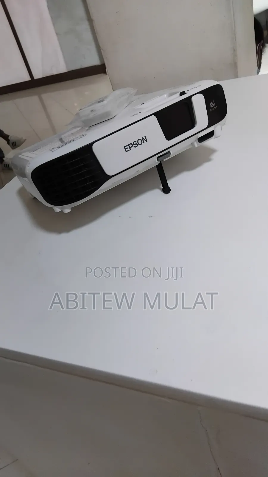 Epson Projector 
Model Name: Eb-S41