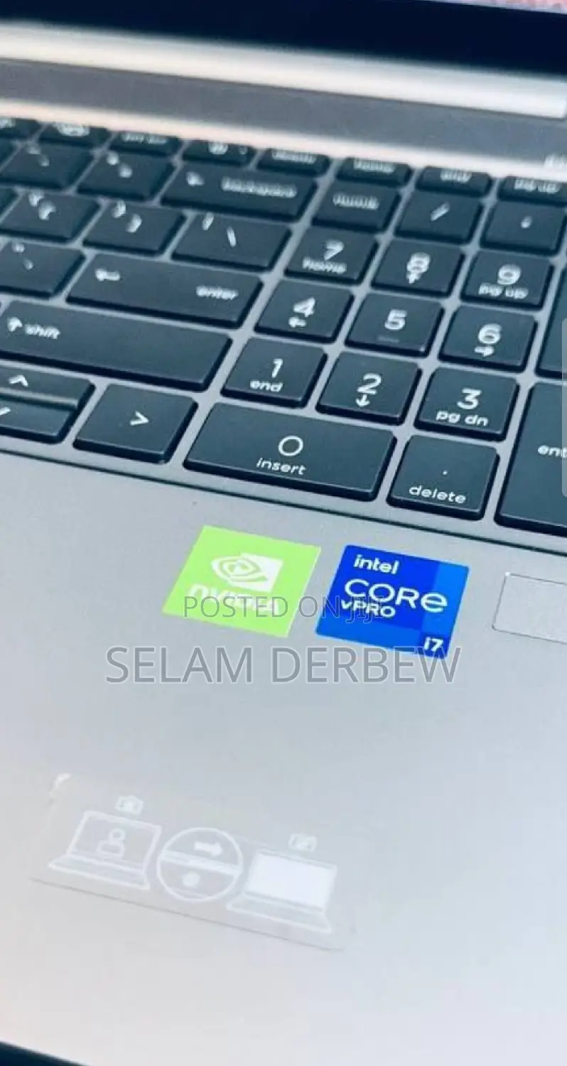 New Laptop HP ZBook Firefly G8 16GB Intel Core I7 SSD 512GB