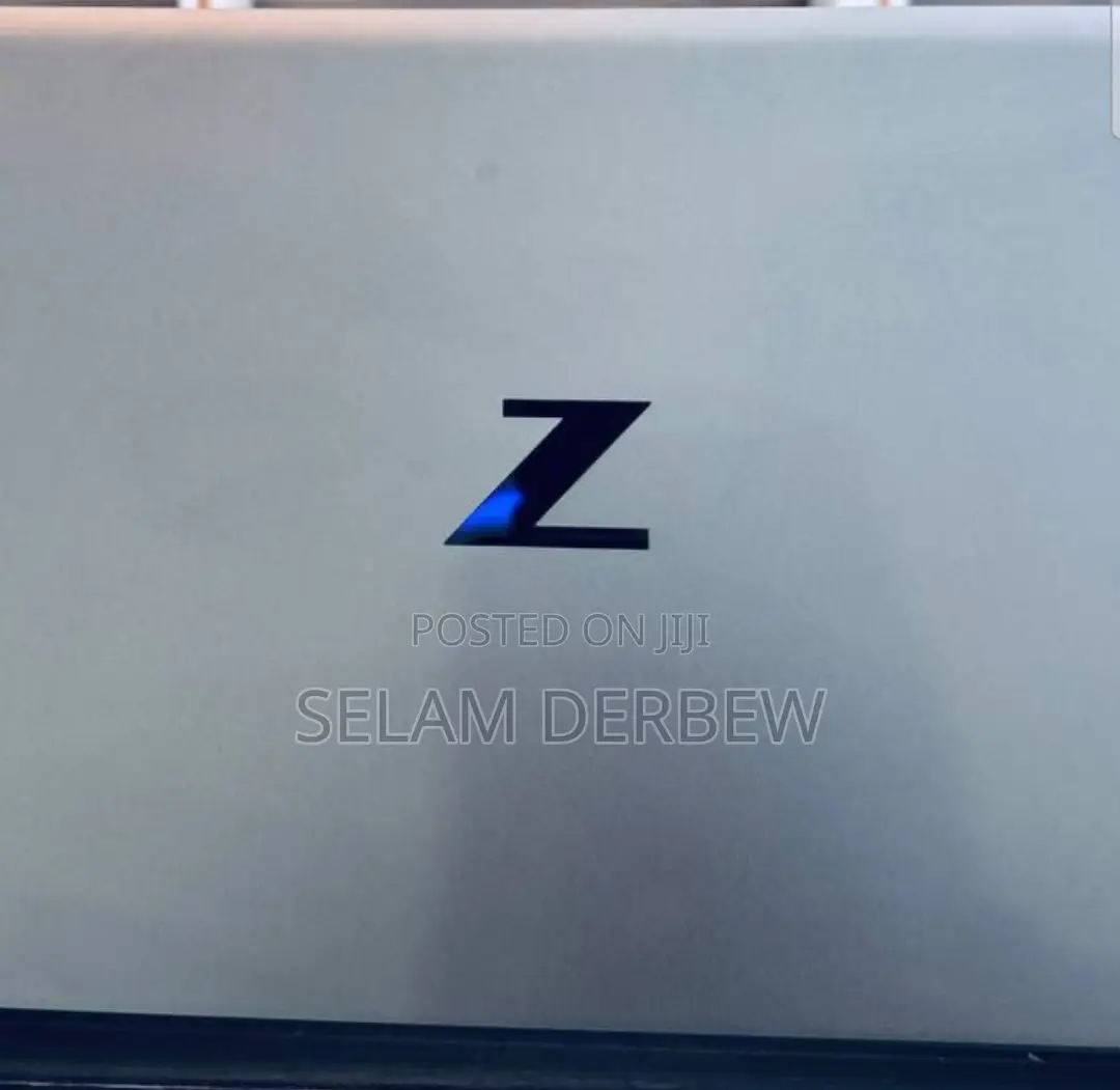 New Laptop HP ZBook Firefly G8 16GB Intel Core I7 SSD 512GB