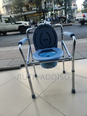 Photo - Commode Chair字樣toilet Chair奢望toilet Chair丸的commode Chair盎蔽commode Chai