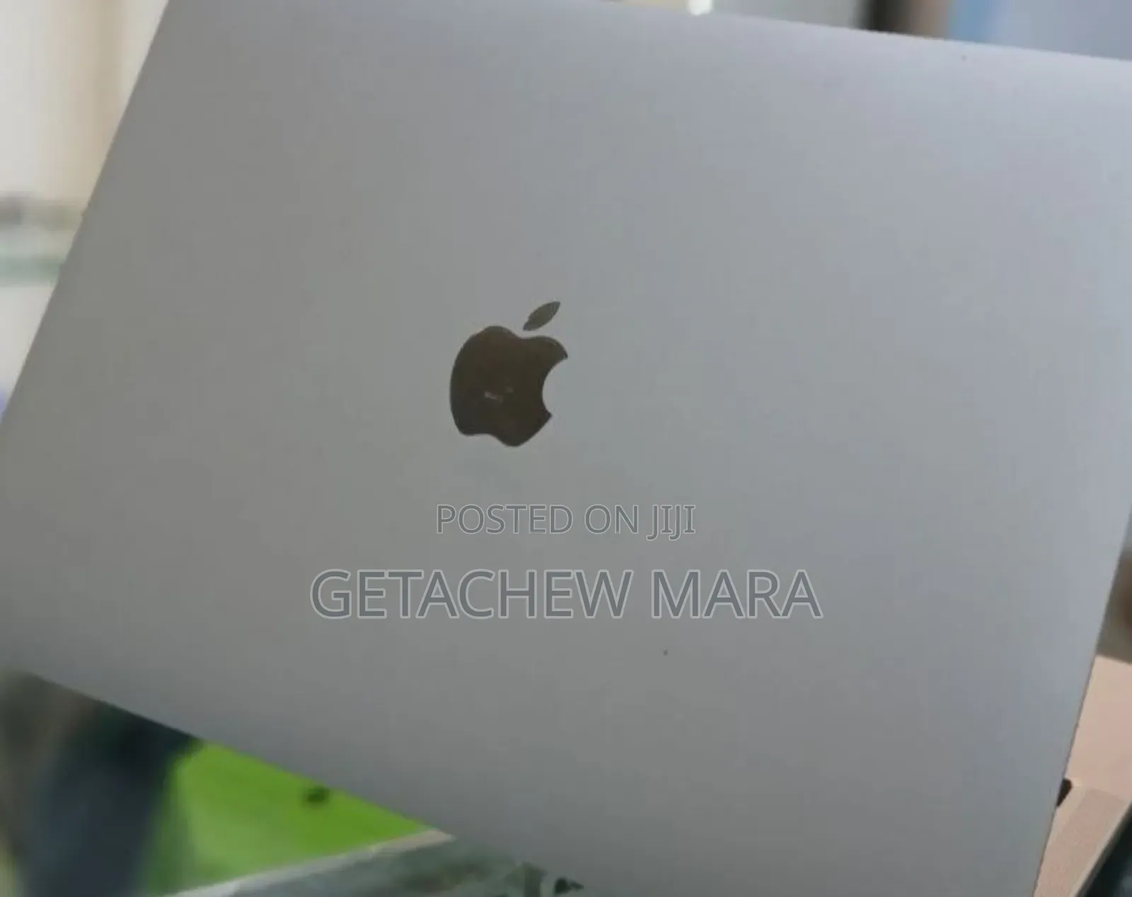 New Laptop Apple MacBook Pro 2022 M2 8GB Intel SSD 256GB