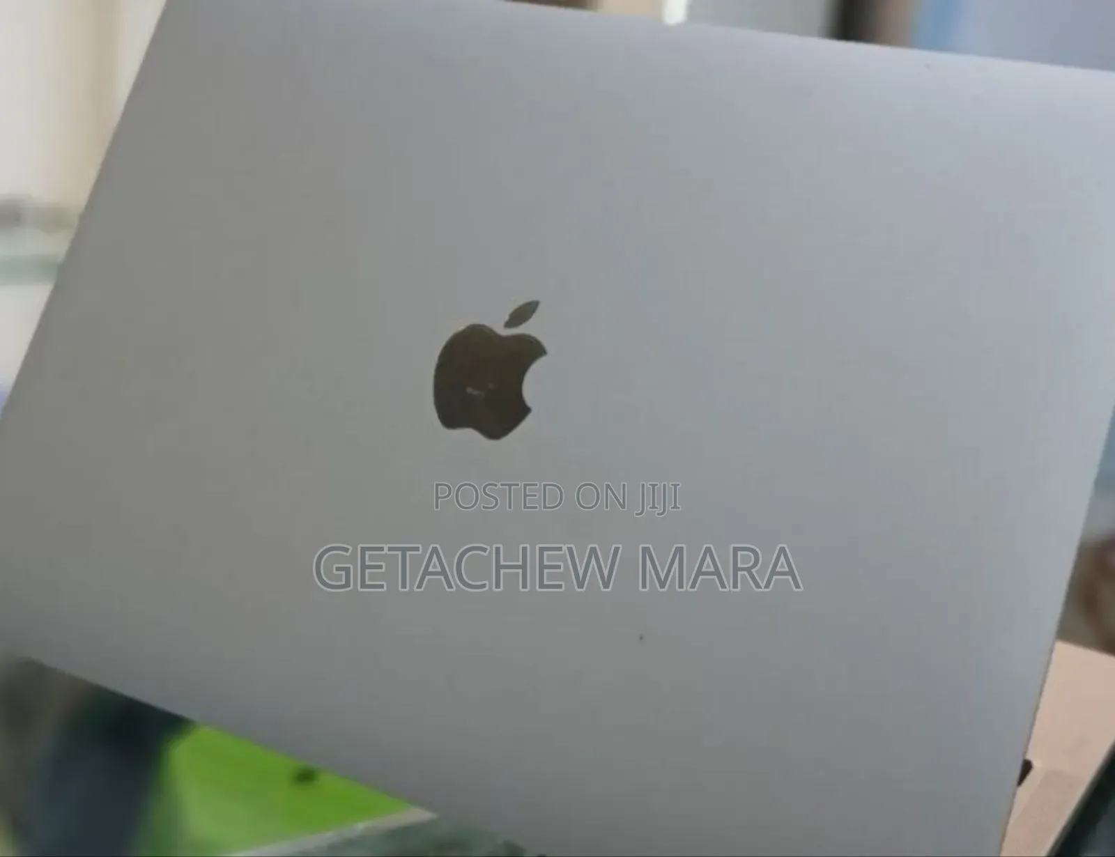 New Laptop Apple MacBook Pro 2022 M2 8GB Intel SSD 256GB