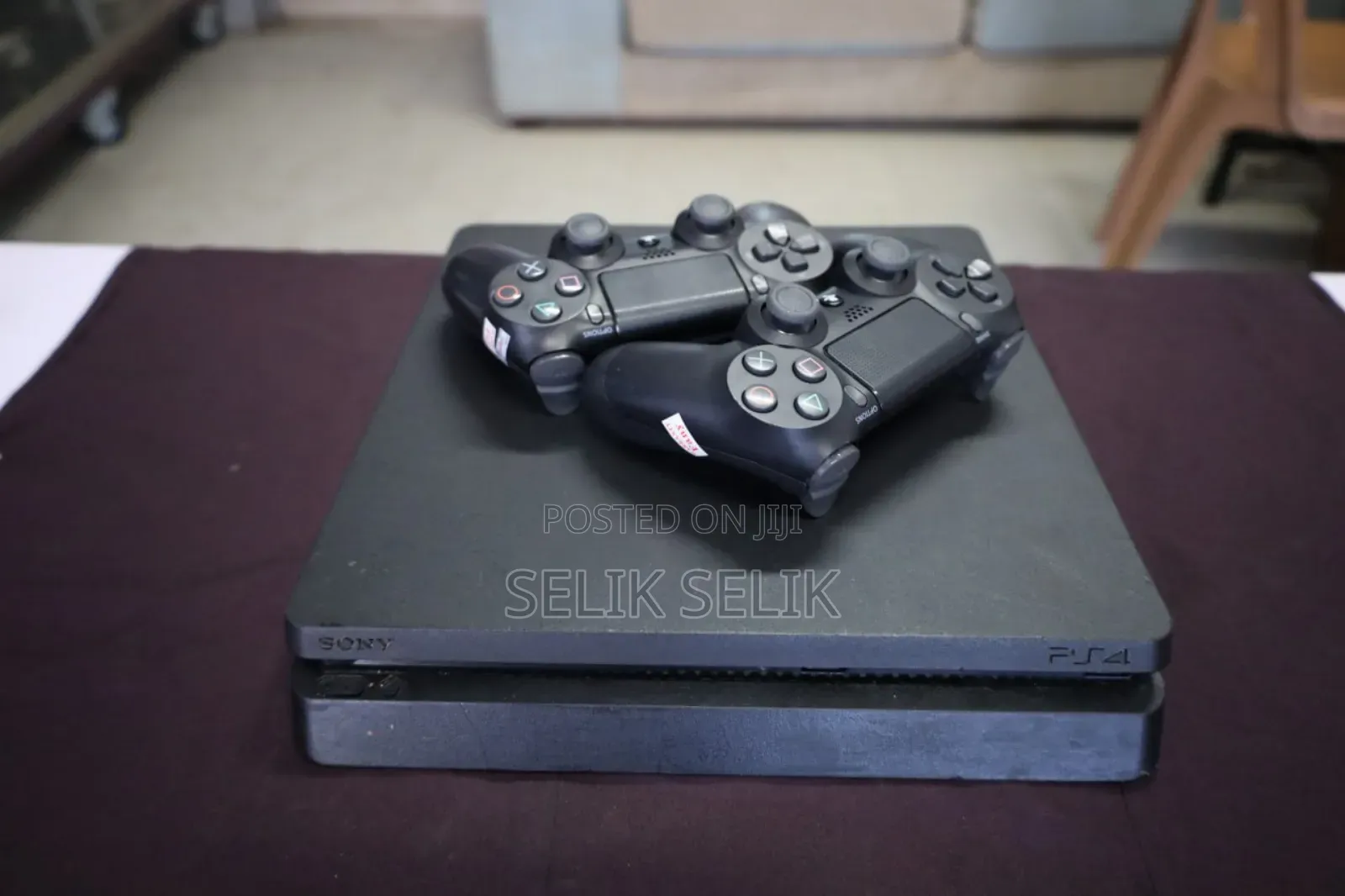 Ps4 Slim ፕለይስቴሽን 4 እስሊም