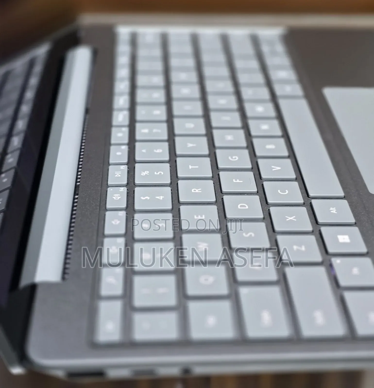 New Laptop Microsoft Surface 8GB Intel Core I5 SSD 256GB