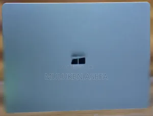 New Laptop Microsoft Surface 8GB Intel Core I5 SSD 256GB