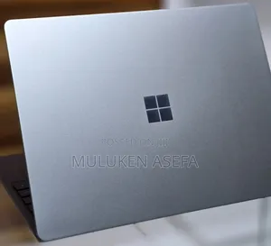 New Laptop Microsoft Surface 8GB Intel Core I5 SSD 256GB