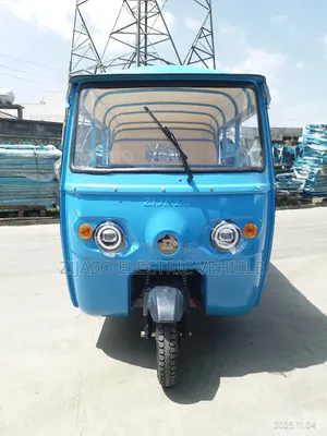 New Bajaj Avenger 200 2024 Blue