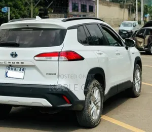 Toyota Corolla Cross Hybrid 2023 White