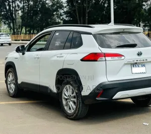 Toyota Corolla Cross Hybrid 2023 White
