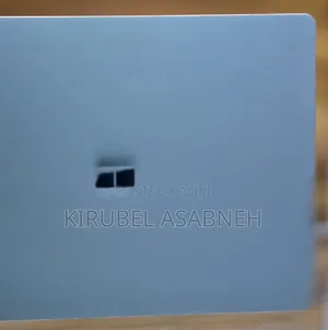 New Laptop Microsoft Surface 8GB Intel Core I5 SSD 256GB