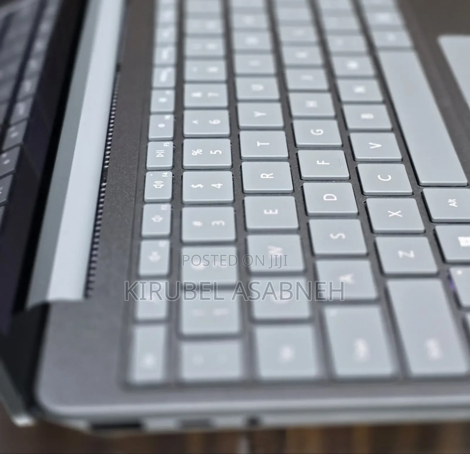 New Laptop Microsoft Surface 8GB Intel Core I5 SSD 256GB