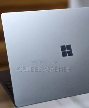 New Laptop Microsoft Surface 8GB Intel Core I5 SSD 256GB