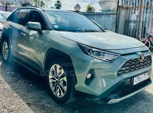 Toyota RAV4 2020 Green