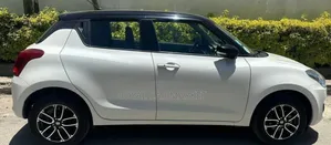 Suzuki Swift 2022 White
