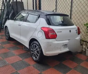 Suzuki Swift 2022 White