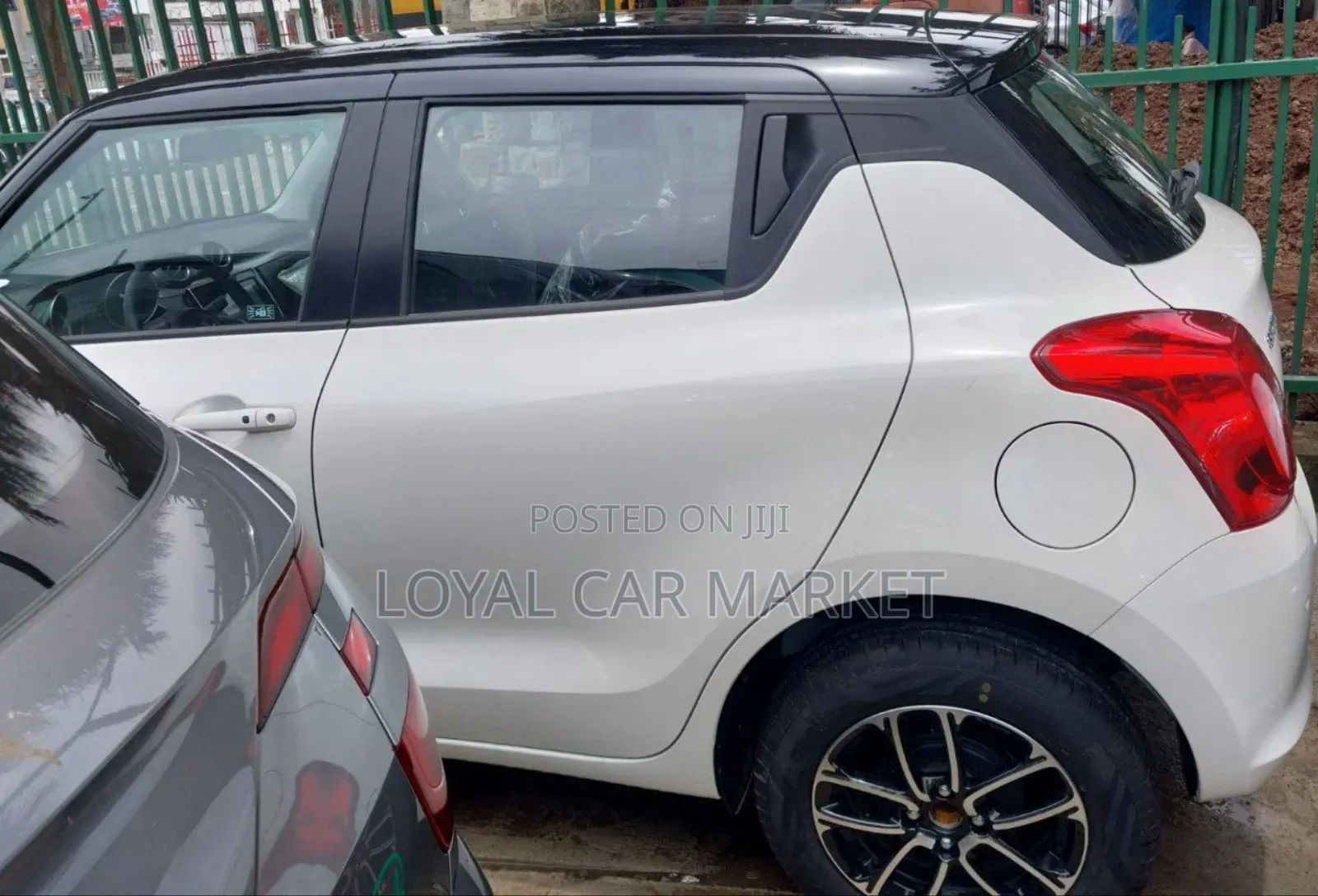 Suzuki Swift 2022 White