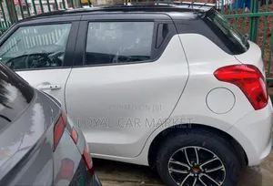 Suzuki Swift 2022 White