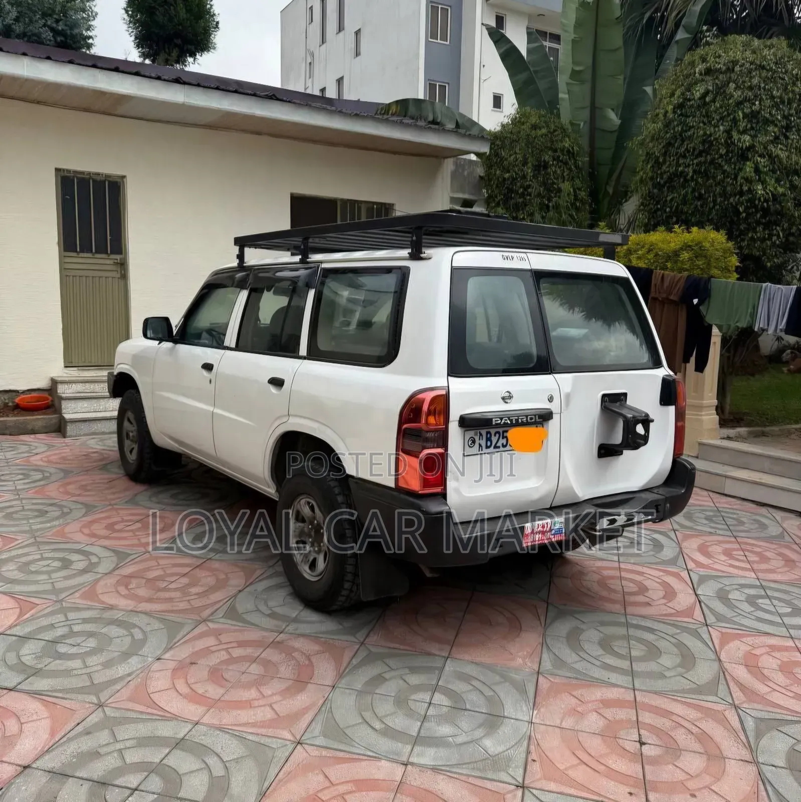 Nissan Patrol 2011 White