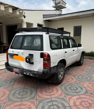 Nissan Patrol 2011 White