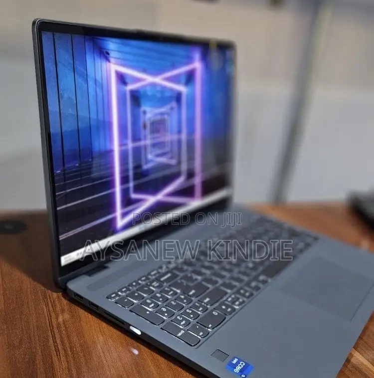 New Laptop Lenovo Yoga 7i 16GB Intel Core I7 SSD 512GB