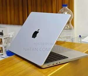 New Laptop Apple MacBook Pro M1 32GB Apple M1 Pro SSD 1T