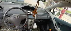 Toyota Vitz 1.0 FWD 5dr 2007 Gray