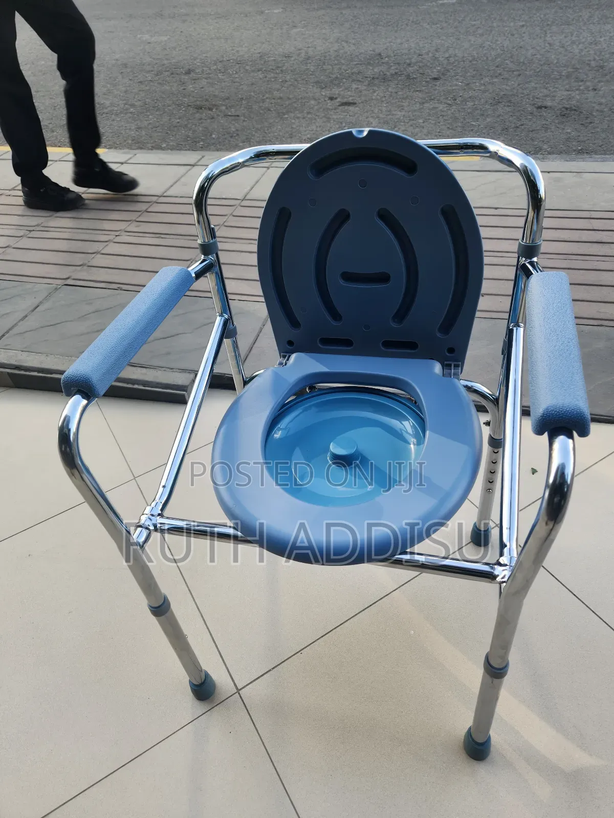 Commode Chair重要toilet Chair Brand New腔說commode Chair做了commode Chair