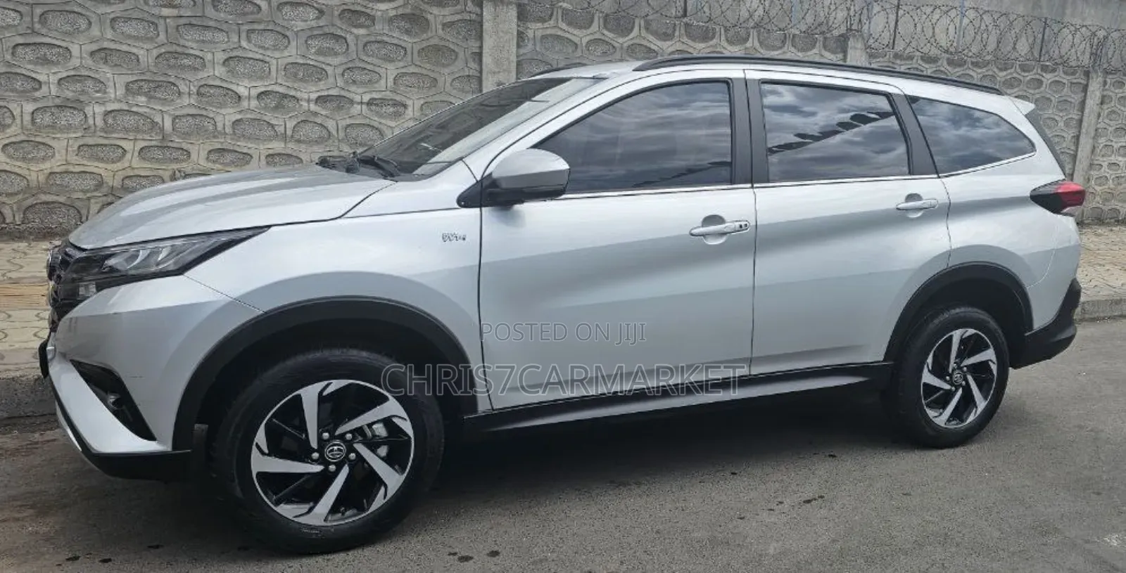 Toyota Rush 2023 Silver