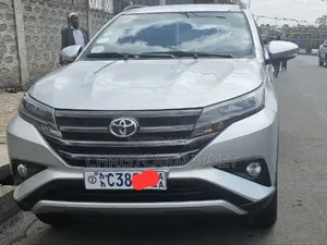 Toyota Rush 2023 Silver