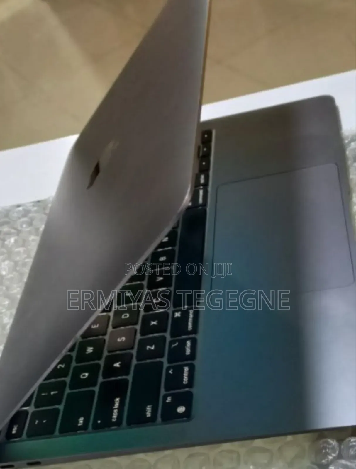 New Laptop Apple MacBook Pro M1 8GB Apple M1 Max SSD 256GB