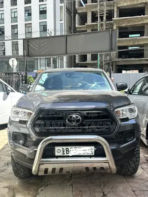 Photo - Toyota Tacoma 2019 Black